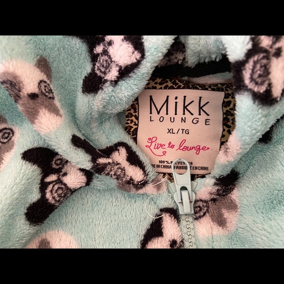 Onesie - Picture 2 of 2